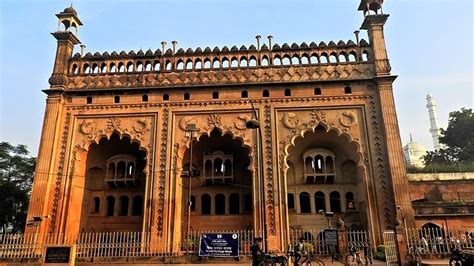 Bada Imambara, Labyrinthisen Seurakunnan Kätkemä Aarre Lucknowissa!