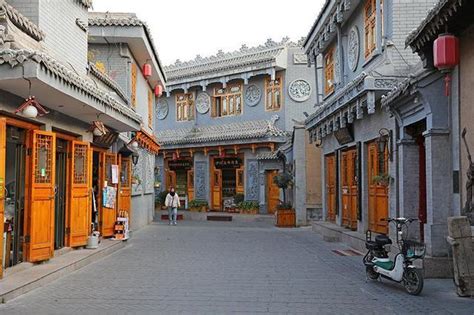 Dongguan Alley: A Tang Dynasty Oasis Hidden Within Yangzhou City!