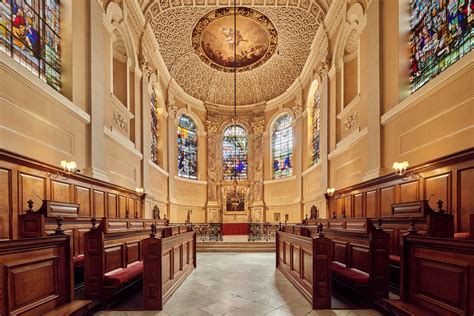  Queen's College Chapel Oxford - Yksi Englannin Arkkitehtuurin Ihailuista!