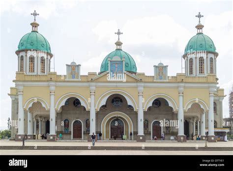 Entä jos kävisi Yemenen kirkossa Addis Abebassa? Ihastuttava historiallinen rakennus ja uskonnollinen keskus!